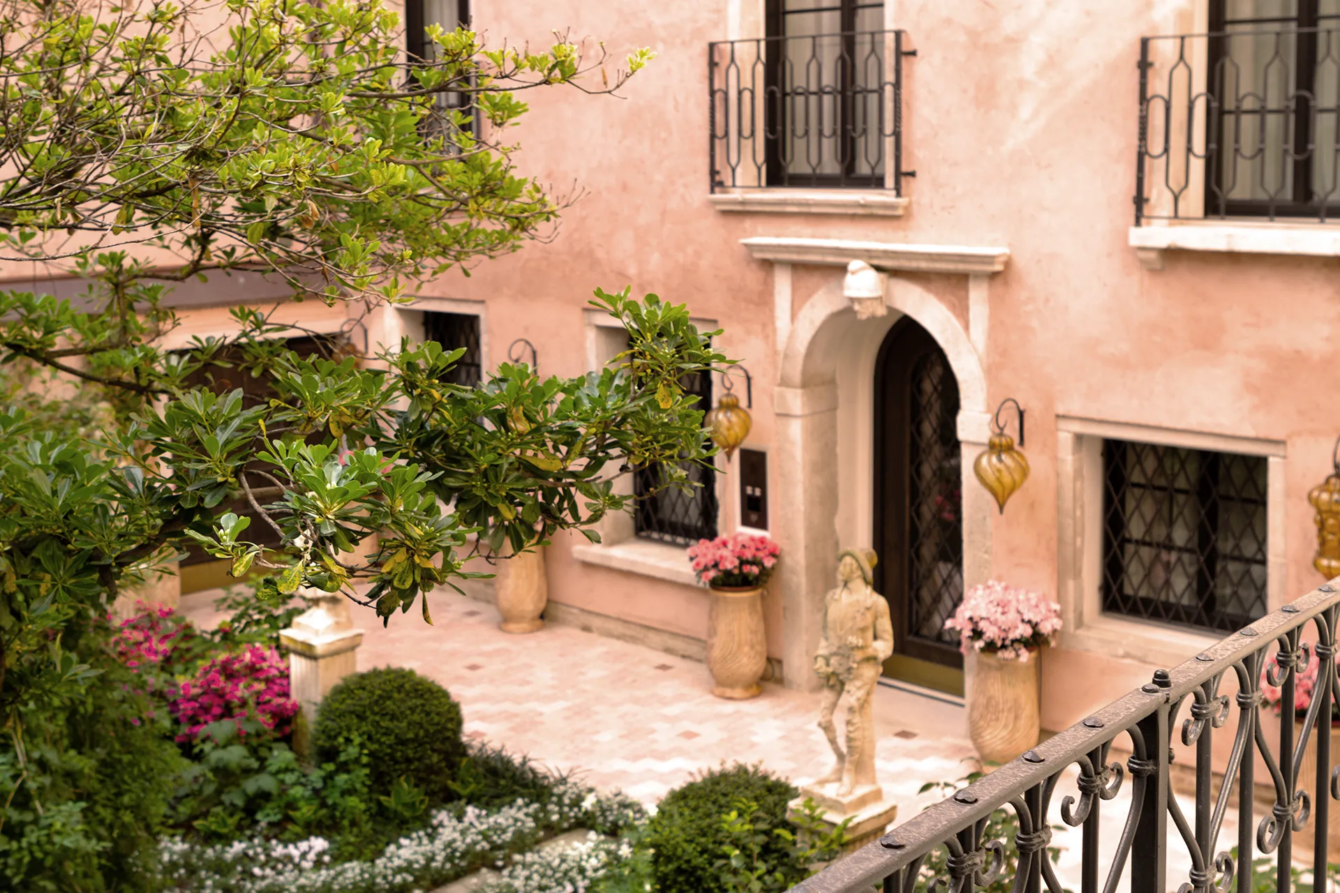 ecco-concierge-palazzo-cristo-01